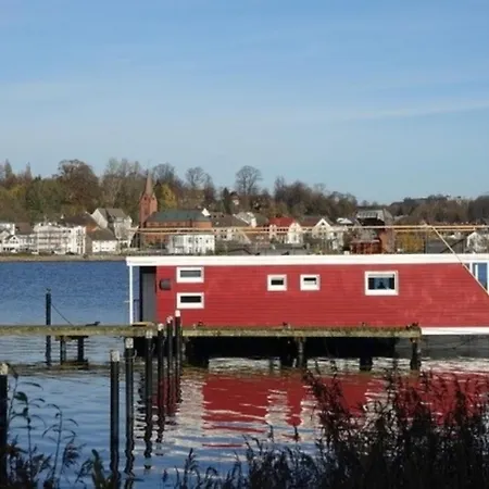 Flying Dutchman - Stern Hausboot Schleswig